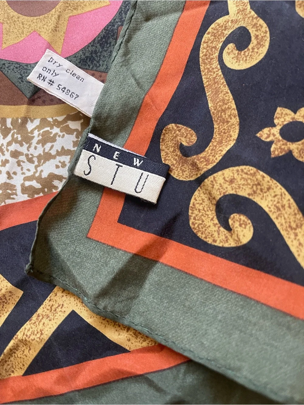 NEW YORK STUDIO 100% Silk Scarf Rectangle